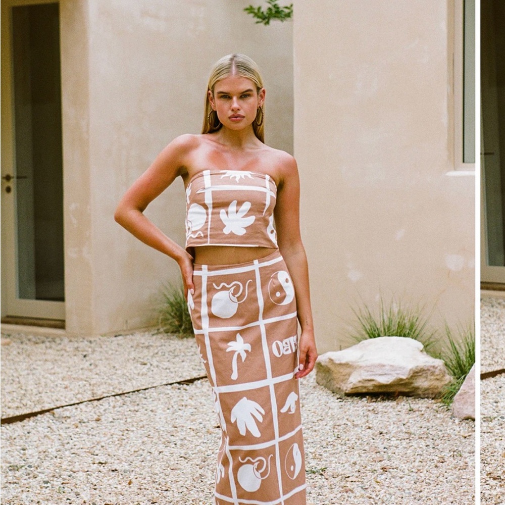 Sabo Skirt Tan and White Strapless Top (Sereno)